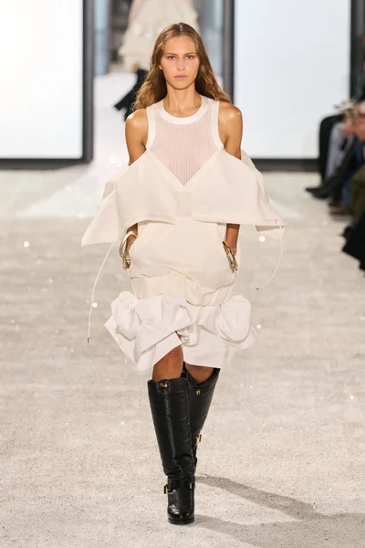 Look 30